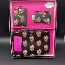 BETSEY JOHNSON GOLDEN RETRIEVER GIFT SET, WRISTLET, WASTE BAG HOLDER 