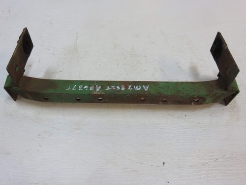 AM2852T, AM637T John Deere Upper Radiator Support Bracket For M, 40, 320, 420 - Picture 1 of 6