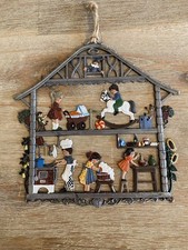 Zinnbild/ Fensterbild aus Zinn handbemalt W. Schweizer "Spielehaus "