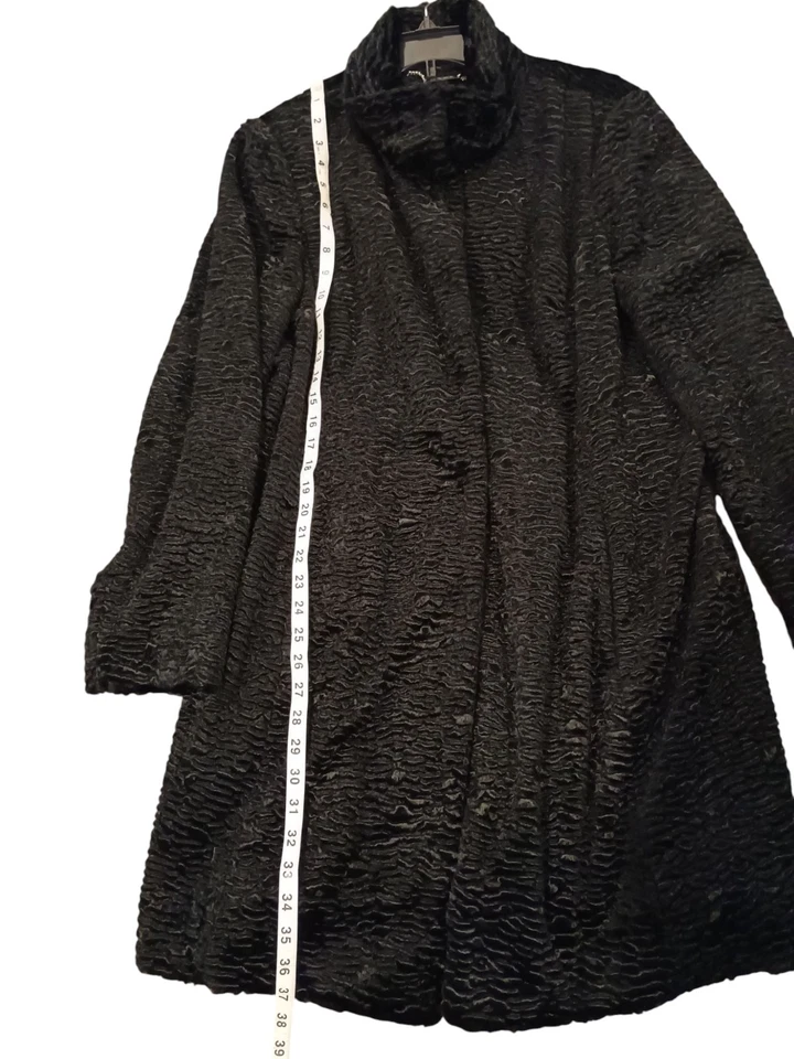 White Black Market Dress Coat Faux Fur Size XL Button Black Knee Length Jacket - Изображение 4 из 4