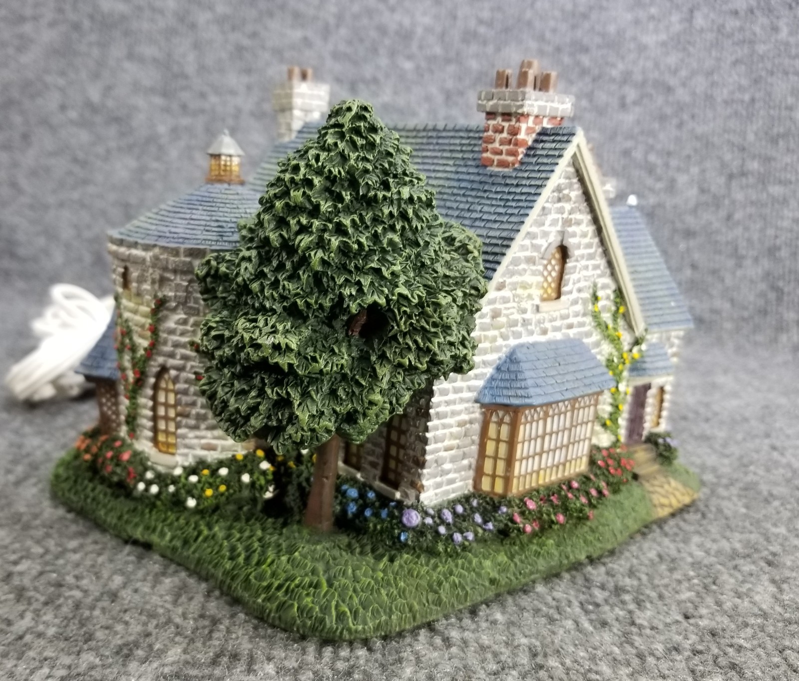 HAWTHORNE VILLAGE Thomas Kinkade LAMPLIGHT MANOR LIGHTUP BUILDING