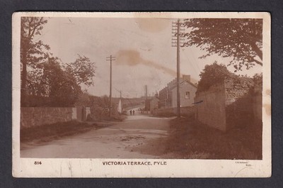 Wales Glamorgan Bridgend PYLE Victoria Terrasse RPPC von F Holloway einige Flecken