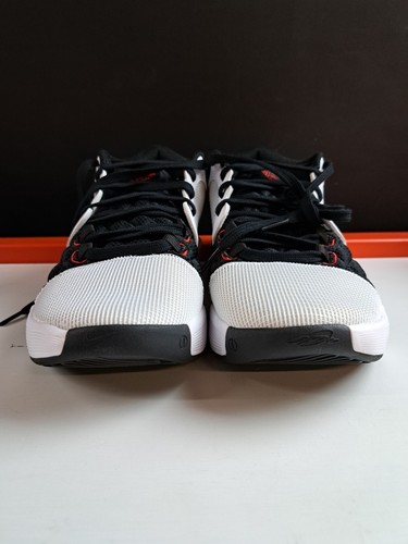 Nike Unisex Lebron Witness VIII Mens Laced Shoes - White/Black Mens 10 - Picture 3 of 8