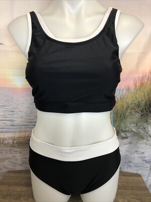 NWT Cupshe Woman s Two Piece Swimsuit Size Medium Black White