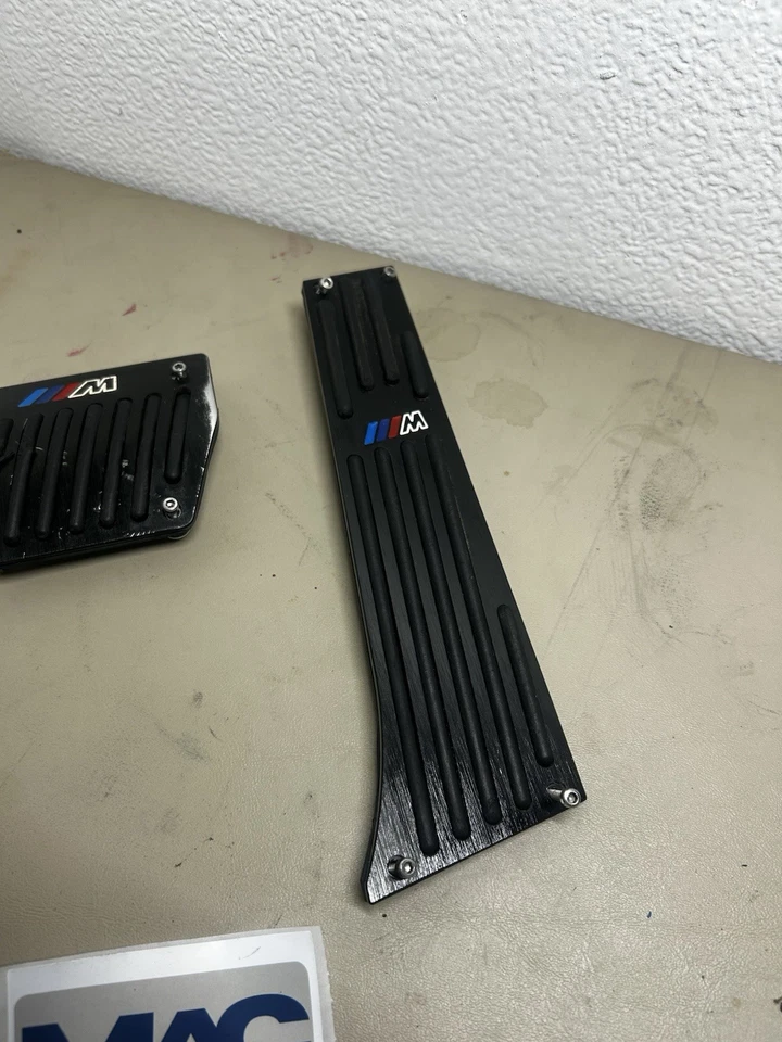 宝马 E90 E92 E93 地板踏板套装“M”设计 — 第 2/4 张图片