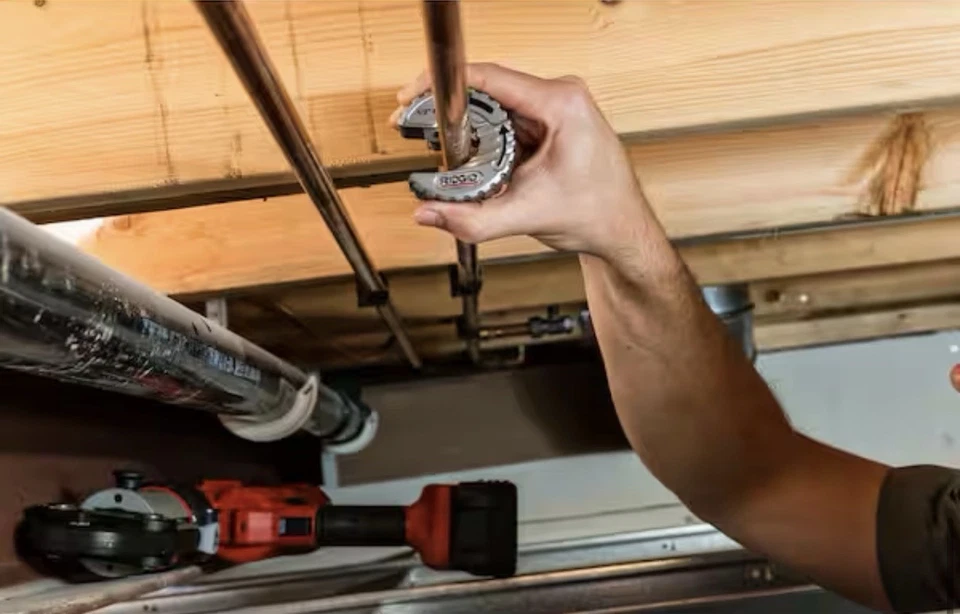 RIDGID 1 in. C-Style Copper Pipe & Tubing Cutter 57013 C10 – 1” Tool - Image 4 of 4