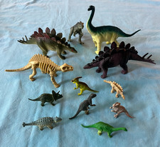 Lot of 12 Assorted Sizes Jurassic Prehistoric Plastic Educational Dinosaurs