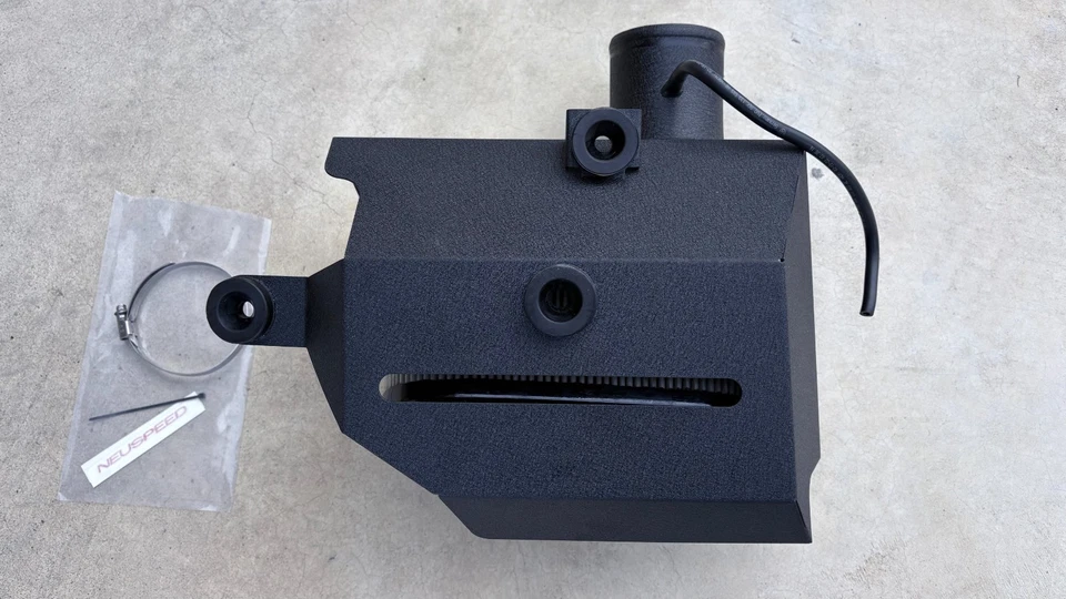 Kit de admisión de aire Neuspeed | P-FLO • MQBe 2,0 L EA888,4e TSI Golf R Mk8, S3 8Y Foto 2 de 4