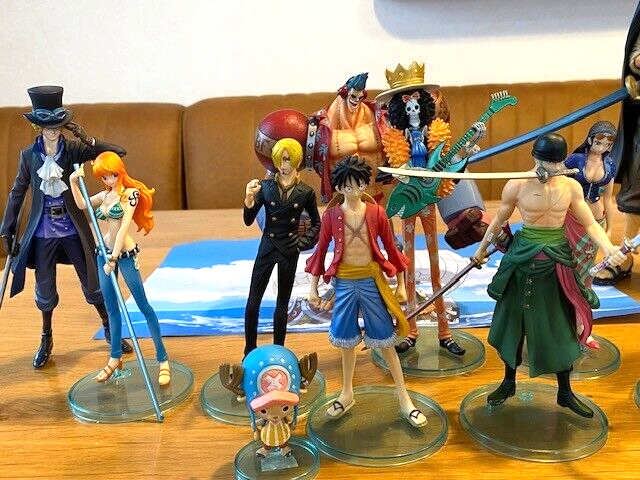 ワンピース フィギュア TRAFALGAR.LAW SHANKS 6体セット s-l400.jpg