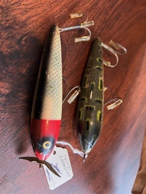 HEDDON ZARAGOSA TWO OF THE VINTAGE LURES and a unknown 5 hook - Image 4 of 4
