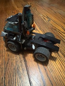 Ultra Agents Mission Headquarters (Partial Minifigures + Vehicle)