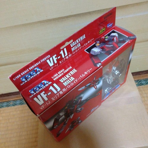 Toynami Macross VF-1J Milia Exclusive Battroid Valkyrie Transformation Figure - Picture 3 of 8