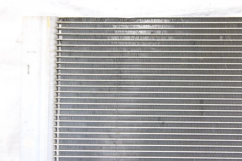 Mercedes CLK55 W209 2004 convertible #271 condensador de aire acondicionado Foto 4 de 4