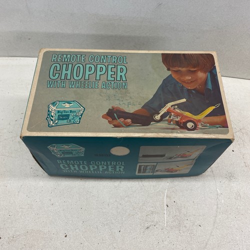1970's Big Toy Box Remote Control Chopper with Wheelie Action w/Box Motorcycle - Picture 6 of 10