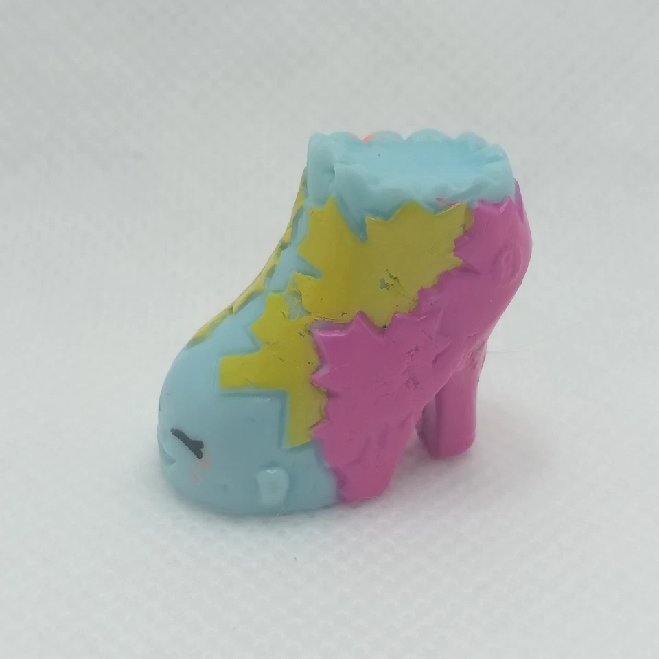 Moose Toys Real Littles Moda Spree Zapatos Botas Hoja Azul y Rosa Foto 2 de 3