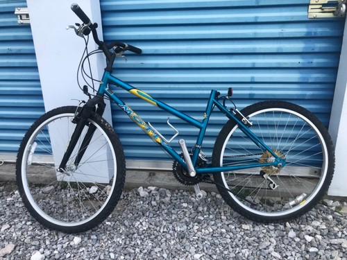 Motiv Eureka Mountain Bike- 17.5” Frame- 21 Speed- Shimano-26” wheels- ready - Picture 18 of 24