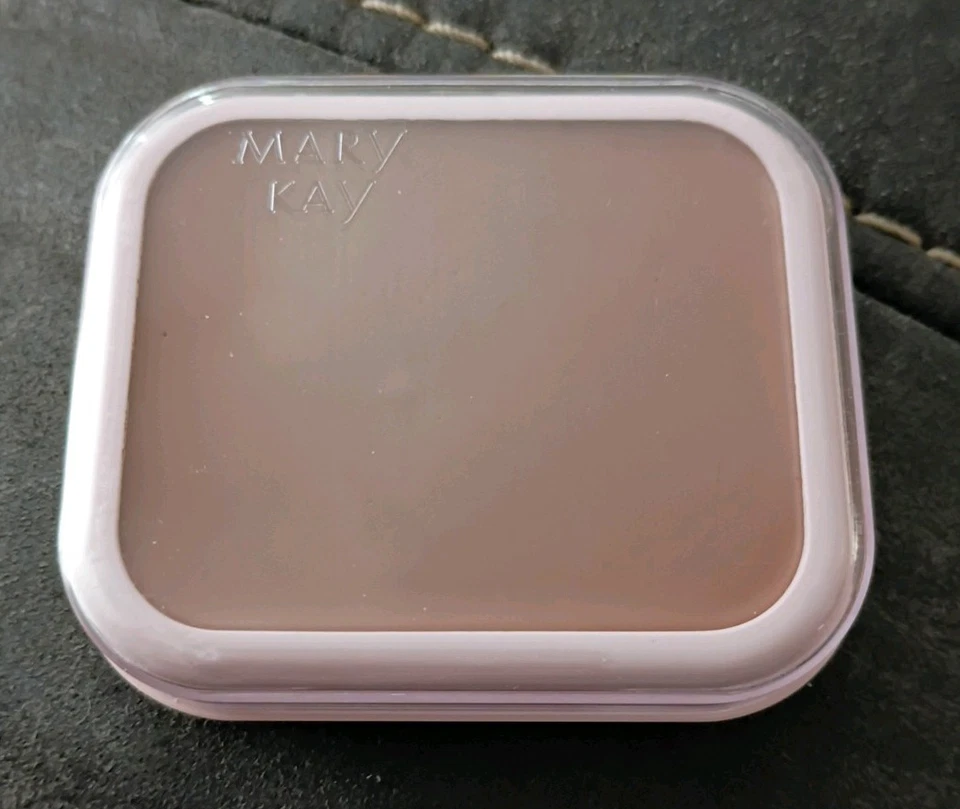 Mary Kay DAY RADIANCE Cream Foundation Classic BRONZE .5 oz New in Box - RARE - Image 3 of 4