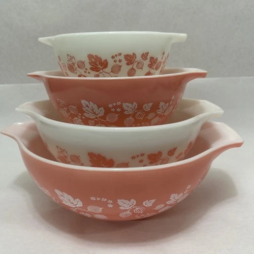 Vintage Pyrex Pink Gooseberry Cinderella Mixing Bowl Set of 4 Nesting Sizes MINT