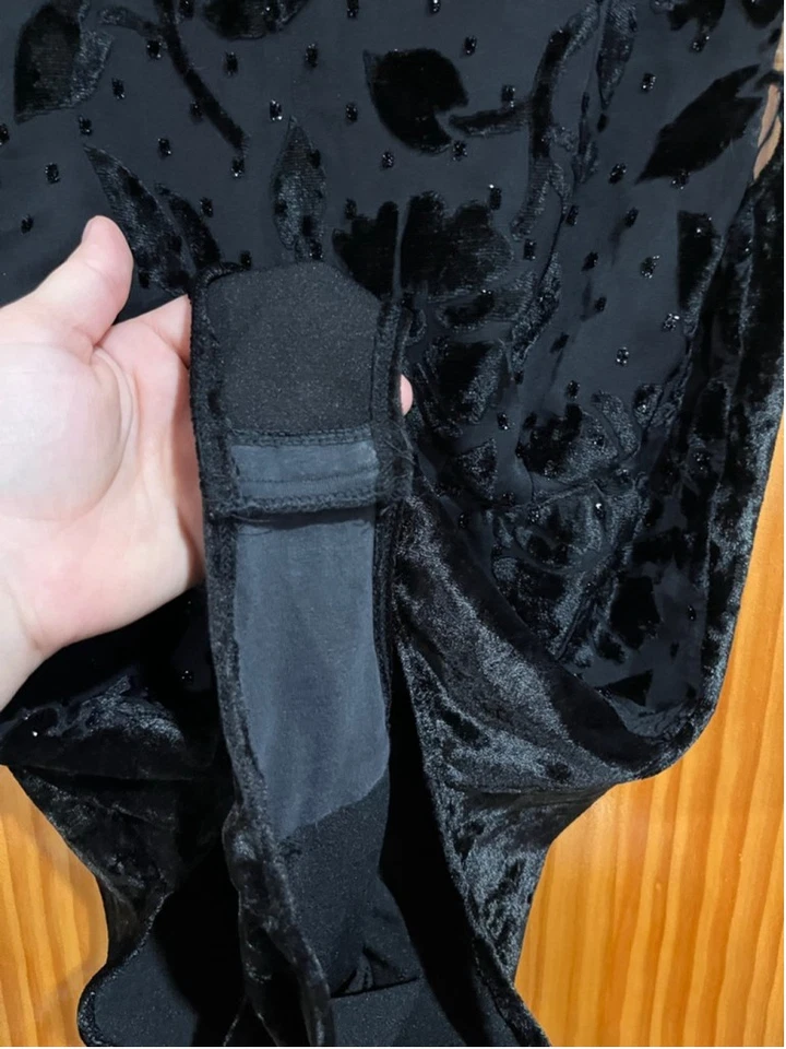 Bodysuit floral vintage Gold Label Victoria Secret gola simulada veludo whismigoth - Imagem 4 de 4