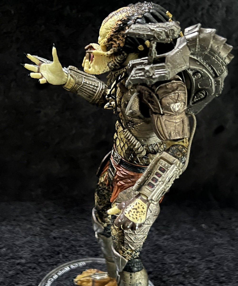 JUNGLE HUNTER PREDATOR w/SKULL • NECA PREDATOR SERIES | eBay