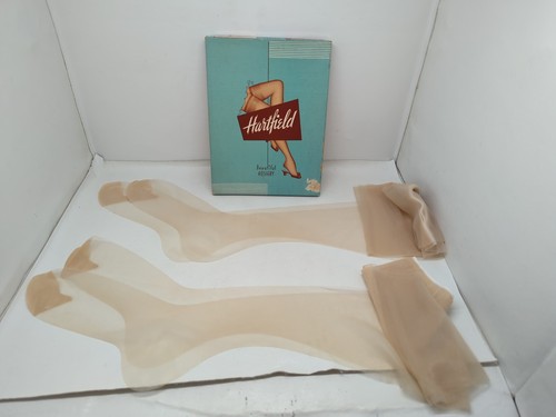 VTG Hartfield Beautiful Hosiery Box w/ 2 Pair Hanes Demi-Toe Stockings Sz 9 1/2 - Picture 8 of 20