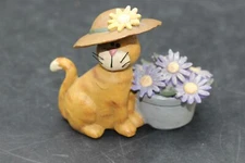 Blossom Bucket Suzi Skoglund 2000 Tabby Cat with Flower Basket Figurine