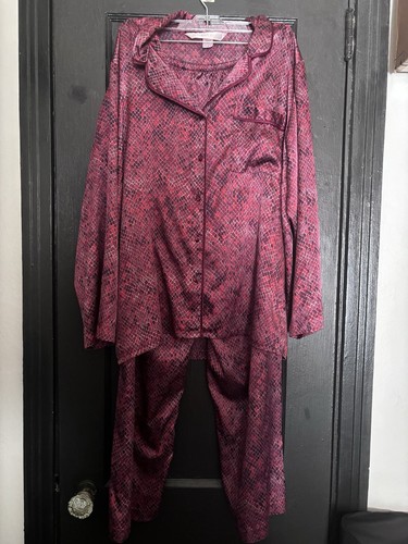 Conjunto de pijama vintage de manga larga con estampado de lagarto de Victoria's Secret rojo talla pequeña
