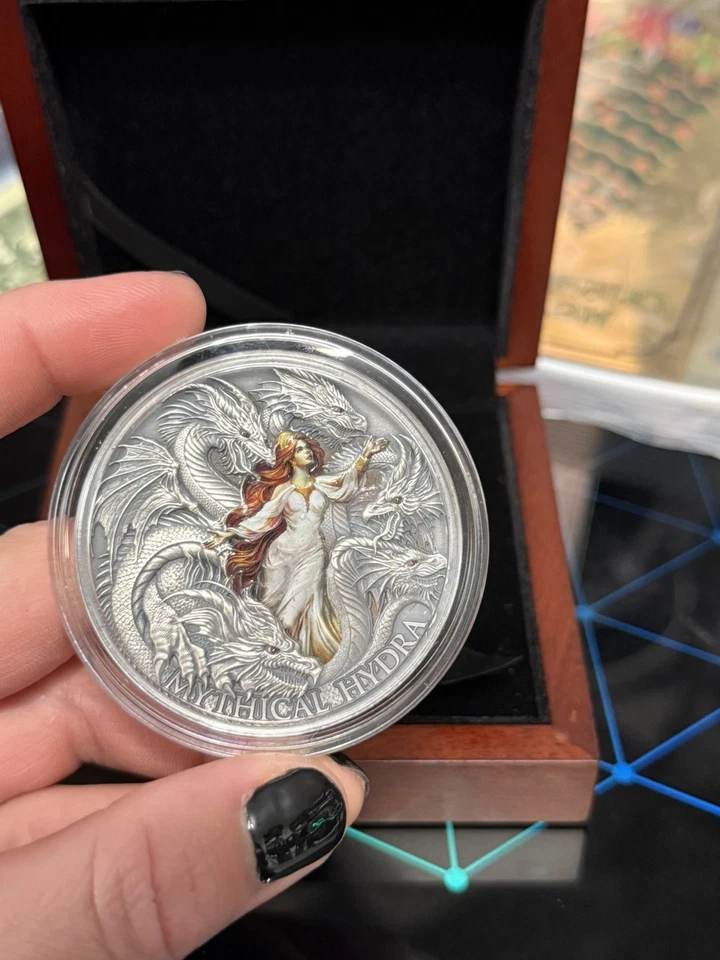 República de Camerún 2025 Dragonología de plata de 2 oz; Hidra mítica Foto 2 de 4