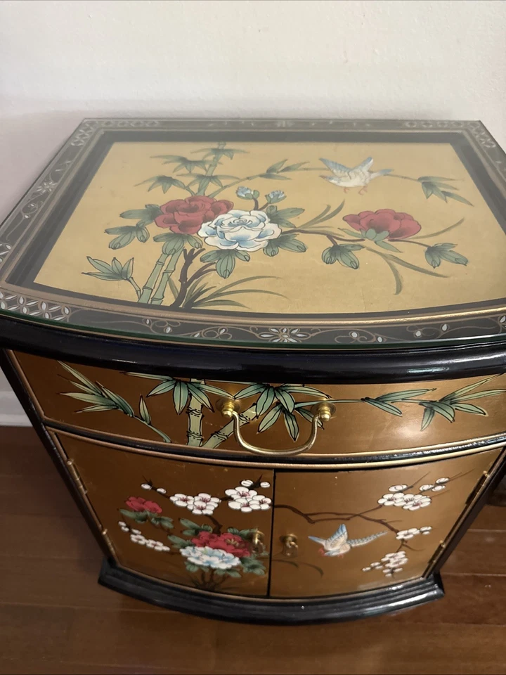 Gold Lacquer End Table - Birds and Flowers 16x20x24 EUC Local Pick Up - Image 2 of 4