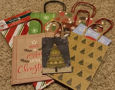 Lot Of 8 Christmas Gift Bags Merry Brite & Other Brands small medium large