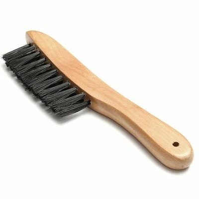Good Quality Pool & Snooker Table Cleaning Brush with Wooden Handle - Image 1 of 3