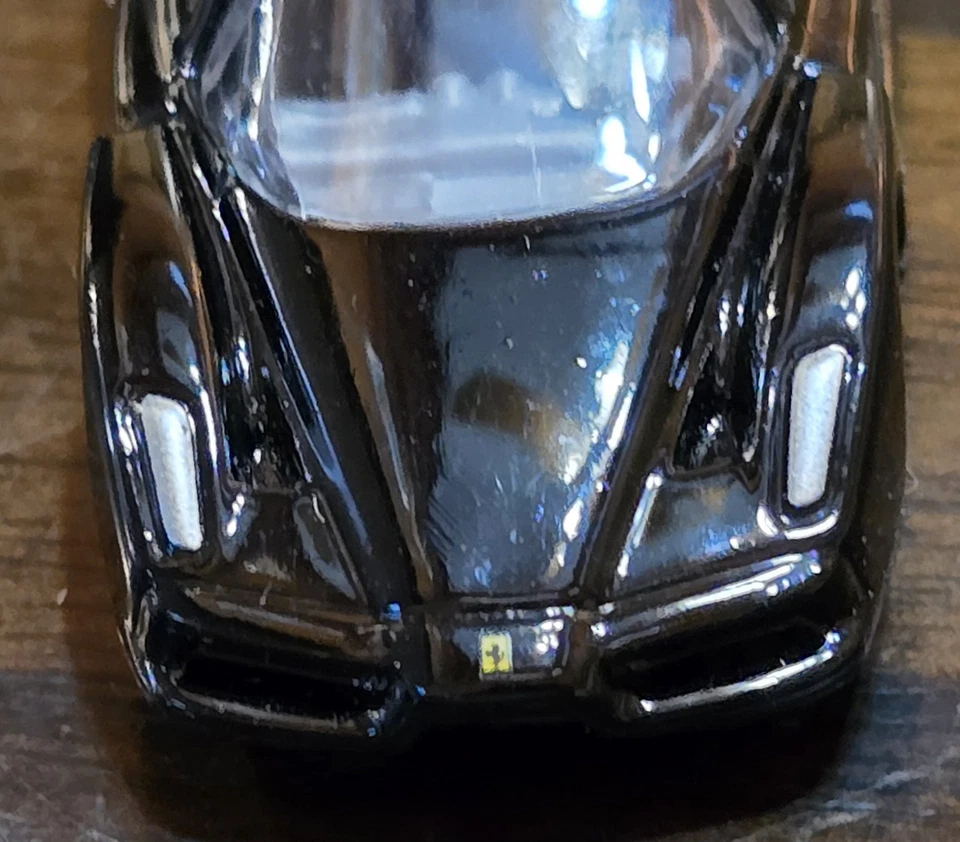 2' Hot Wheels Enzo Ferrari in Black with 5 Spoke Rims 1:87 Diecast Car - Image 3 of 4