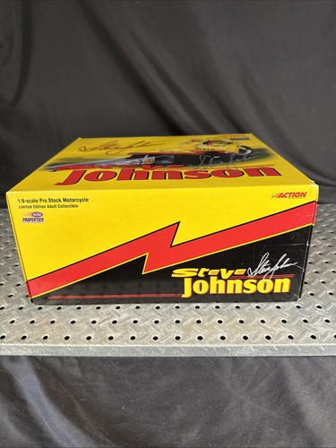 Action Steve Johnson 1:9 Scale 2000 Pro Stock Bike 1 of 4866 (Signed) - Picture 3 of 12