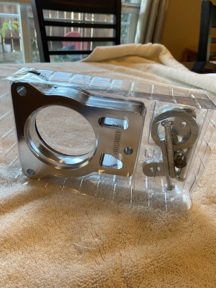 Espaciador de carrocería del acelerador de inyección de combustible 1999-07 GM 4,8 L 5,3 L 6,0 L 8,1 L Foto 3 de 4