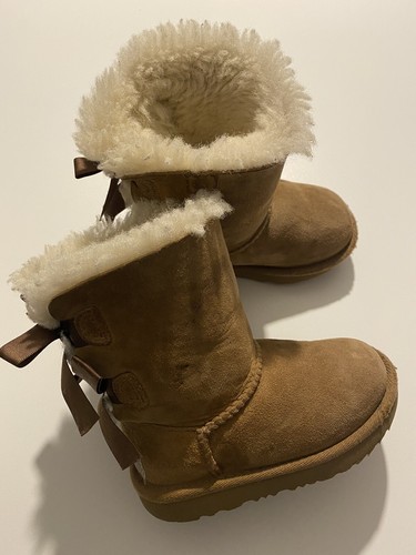 UGG T BAILEY BOW II STIVALETTI BAMBINA NR. 23.5 ORIGINALI OTTIME CONDIZIONI  !! | eBay