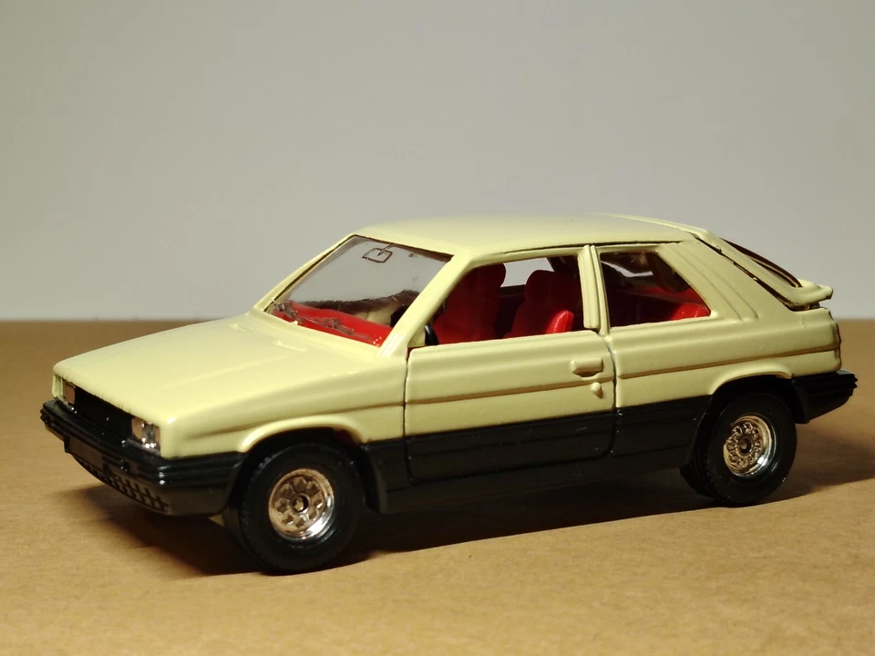 RENAULT 11 "Electronic" von CORGI 384 aus dem Jahr 1983 in OVP, unbespielt/notoy - Bild 2 von 4