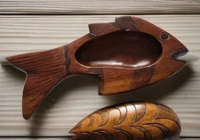 Wood Hand Carved Fish Shaped - Bowl / Trinket Dish w/ carved Lid  Vintage Rare 