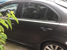 Porte arrière et accessoires Mitsubishi LANCER