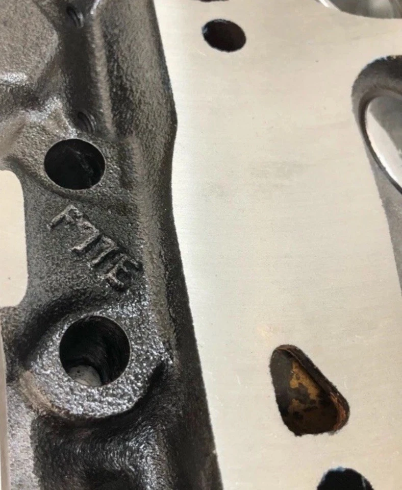 Conjunto de culata de 4 barras Ford GT40P 302 5,0 L CONJUNTO/par original OEM Foto 4 de 4