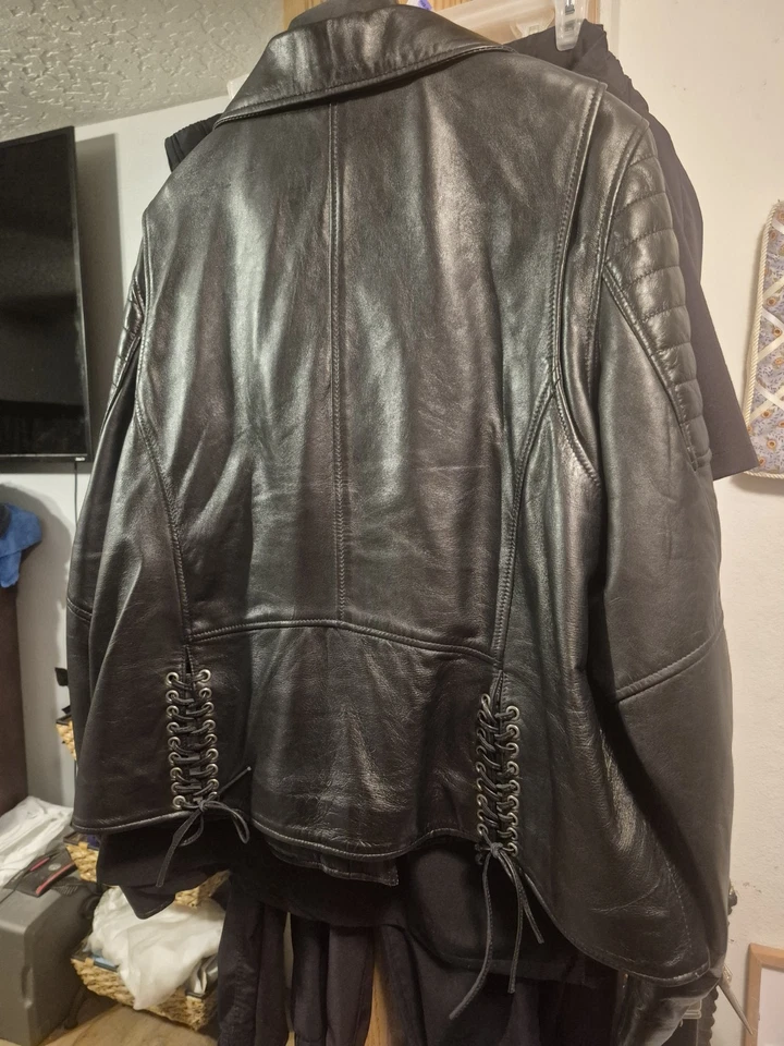 Chaqueta de CUERO para mujer talla grande 3X Foto 2 de 4