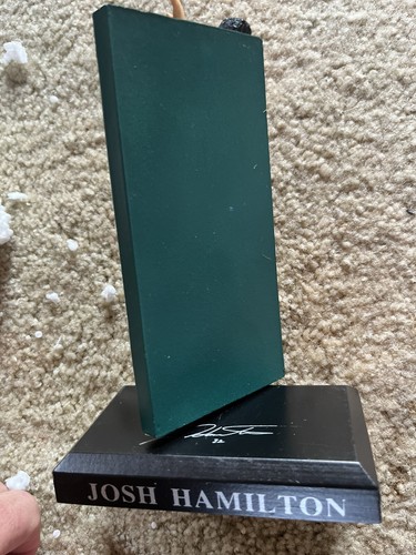 JOSH HAMILTON COCA-COLA 2010 TEXAS RANGERS PLAYER OF THE YEAR WITH BOX - Picture 5 of 7