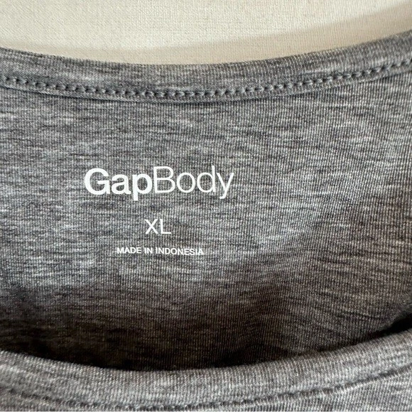 Camiseta sin mangas GAPBody Breathe Support gris XL para mujer Foto 3 de 4