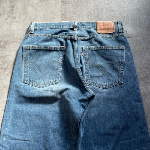Colombia Made Levi's 569 Denim Pants in Dark Navy, W32 L34 Colombia Made Levi's 569 Denim Pants in Dark Navy, W32 L34