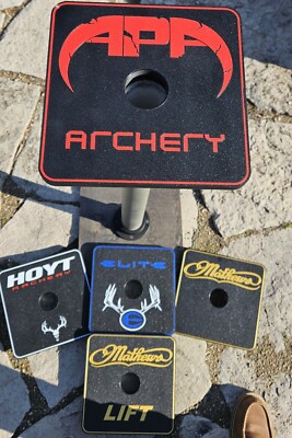 Arrow Stand Tables By 3D Junkie 