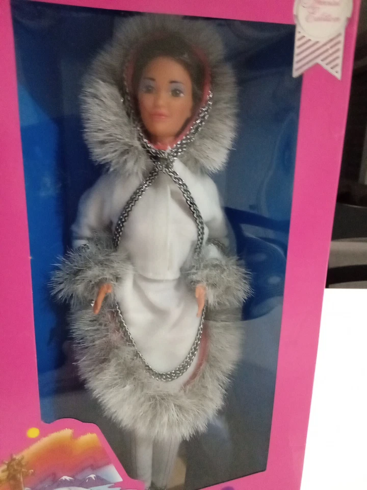 Mattel Eskimo Barbie Dolls Of The World Collection Special Edition 1990 - Image 4 of 4