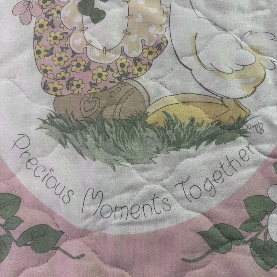 Manta acolchada vintage de bebé Precious Moments niña con colgante de pared de ganso Foto 3 de 4