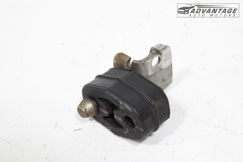 CHRYSLER 300 2008-2023 suspensión aislante tubo escape trasero izquierdo con soporte OEM Foto 2 de 4