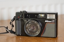Nikon L35AF 1000 ISO 35 mm fotocamera punta e scatta pellicola con NUOVE GUARNIZIONI LUCE l35