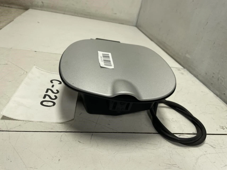 Fiat 500L 2014 puerta de llenado de combustible tapa de gasolina cubierta con cable OEM+ Foto 2 de 4