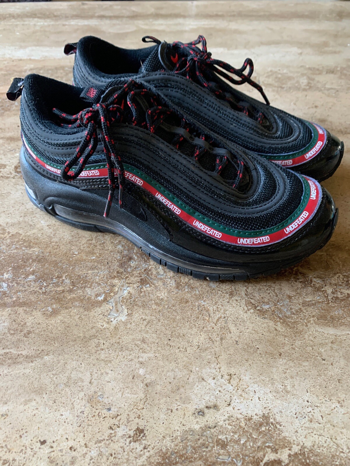 green and red air max 97